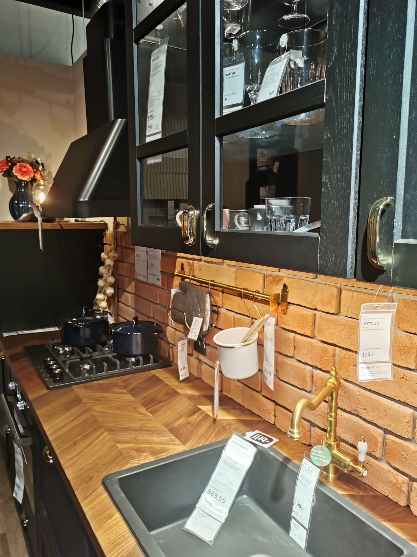 Add a touch of elegance with the GLITTRAN faucet from IKEA